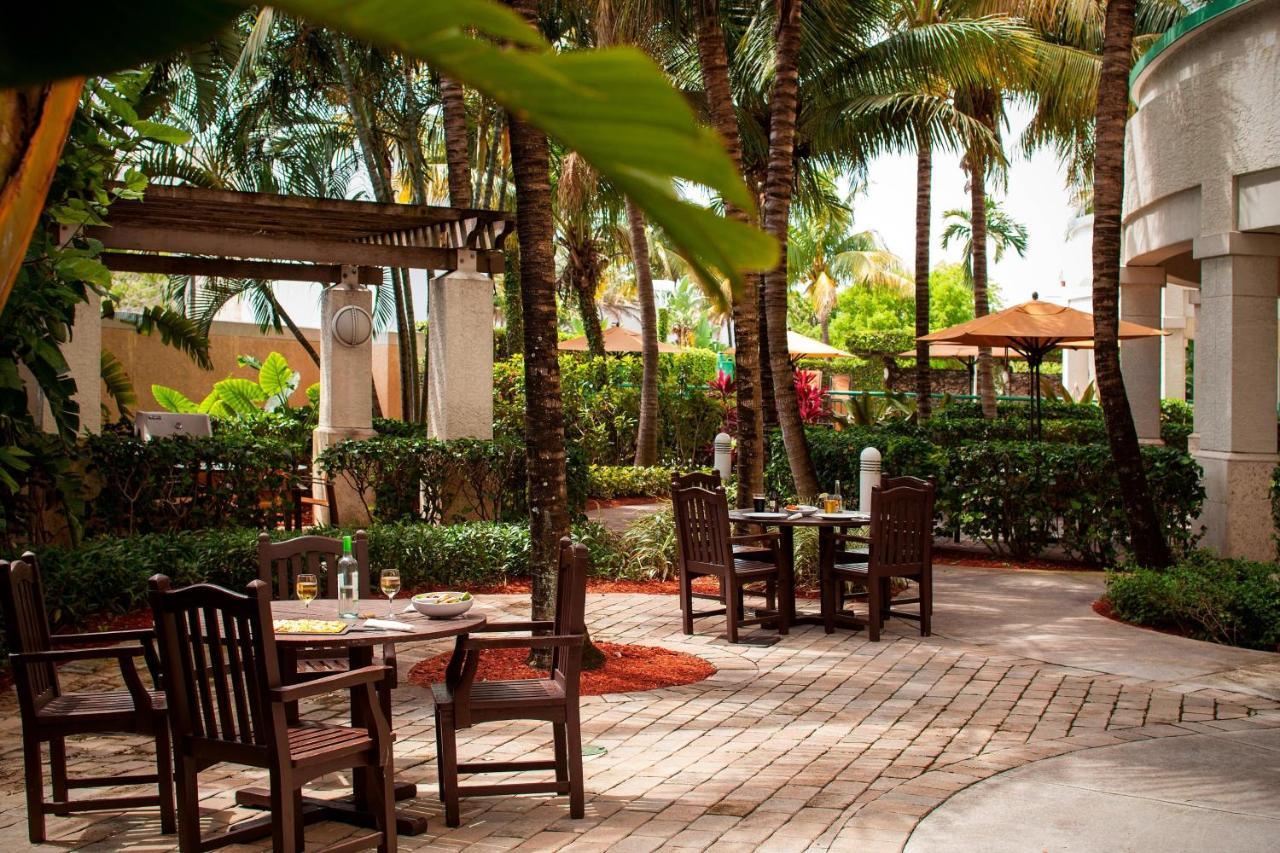 Courtyard by Marriott Fort Lauderdale Airport&Cruise Port Dania Beach Extérieur photo