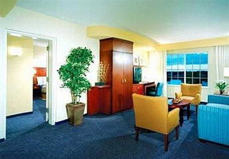 Courtyard by Marriott Fort Lauderdale Airport&Cruise Port Dania Beach Chambre photo