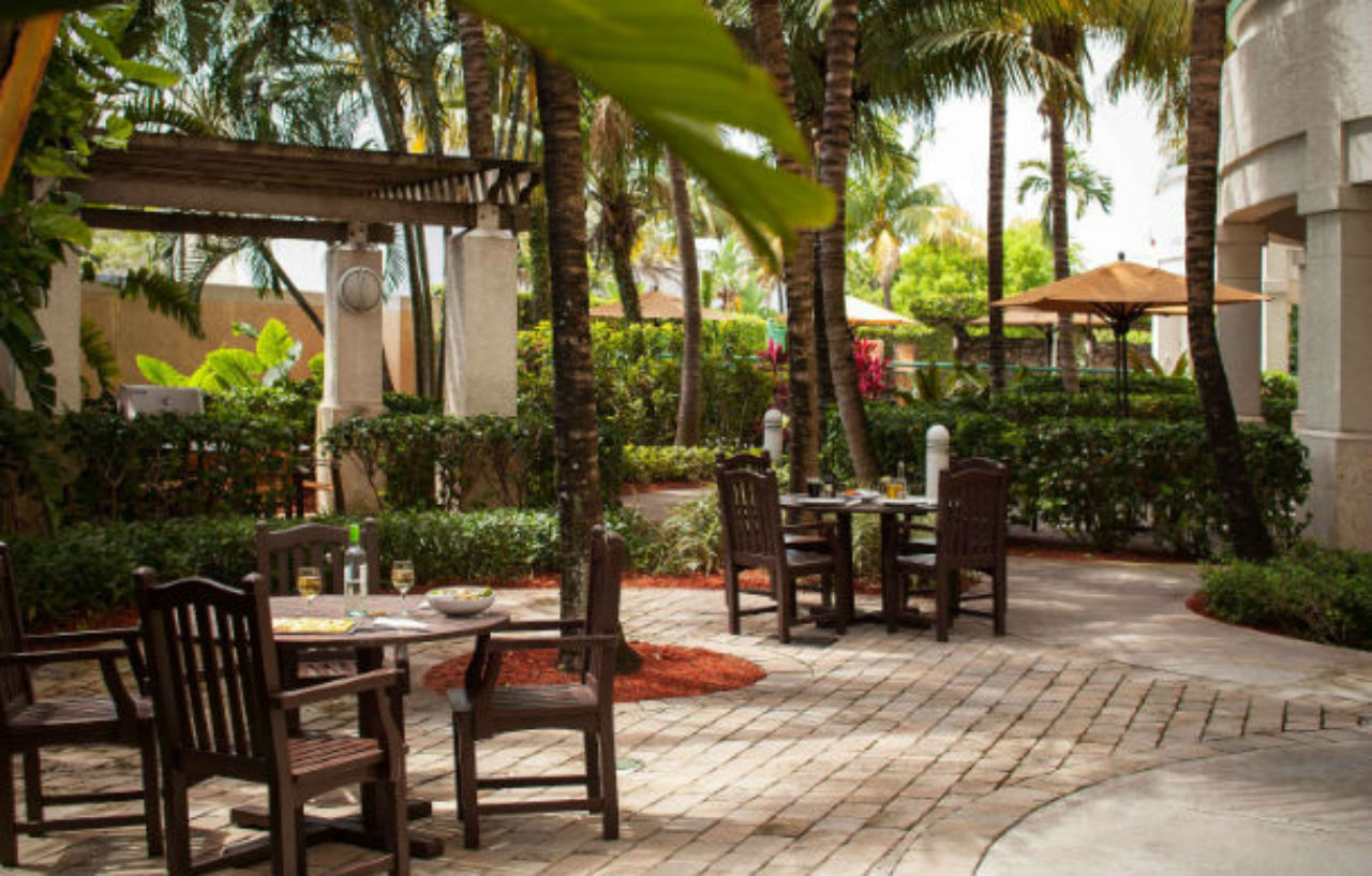 Courtyard by Marriott Fort Lauderdale Airport&Cruise Port Dania Beach Extérieur photo